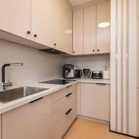 Doki - Luxury Voyager By Grand *